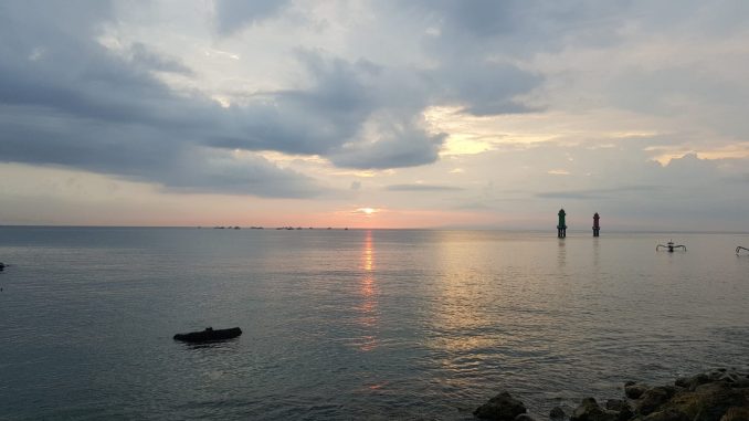 Suasana pagi di Pantai Sanur, Denpasar, Bali bisa dilanjutkan ke fasilitas spa- IST