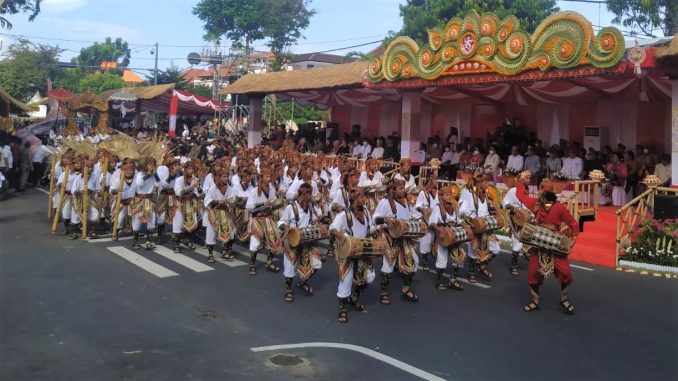 Pawai kesenian dalam pembukaan PKB ke-44. Tahun 2025 ini Pawai akan dilepas oleh Menteri Kebudayaan - ROB