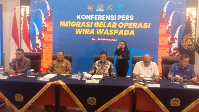 konferensi pers Gelar Operasi Wira Waspada Perdana di 2025, di Bandara I Gusti Ngurah Rai, Bali, Jumat (21/2). - IST