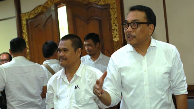 IGN Agung Diyatmika (kanan) di arena Musda KAGAMA UGM bersama Ketua Panitia Rofiqi Hasan - IST