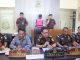 Kepala Kejari Klungkung, Lapatawe B. Hamka pada jumpa pers pengungkapan tersangka korupsi, Rabu (30/4) - IST