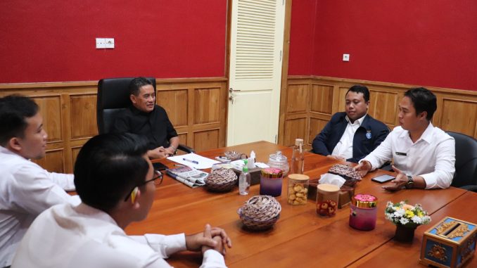 Panitia IDEAS 2025 bertemu dengan Wakil Bupati Buleleng Supriatna untuk menuju kota pendidikan- IST