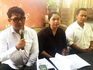 Ki-ka : Jumpa pers kasus penipuan - I Made Agus Ferri Saga ( Business development), Ni Putu Eka Apriyanthi (Owner) dan Nyoman Wahyu Diatmika )tim administrasi ( - IST