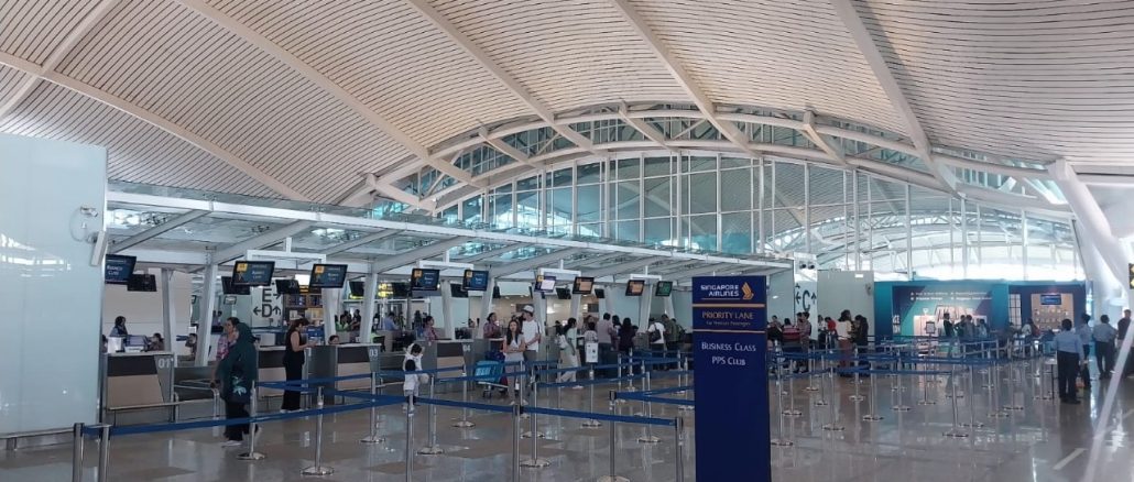 Suasana di bandara Ngurah Rai, Bali, usai adanya erupsi Gunung Lewotobi Laki-laki di NTT - IST