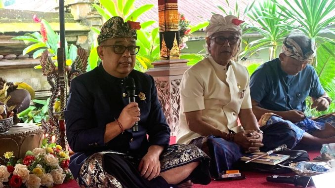 Ketua Yayasan Puri Kauhan Ubud, Anak Agung Gde Ngurah Ari Dwipayana dalam jumpa pers, Jumat (27/6/2025). - RFH