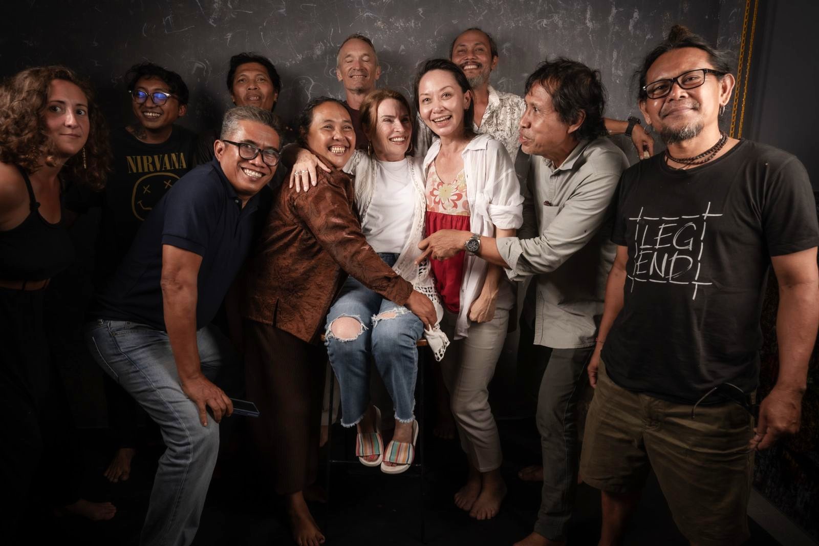 Bersama sejumlah seniman Bali - IST