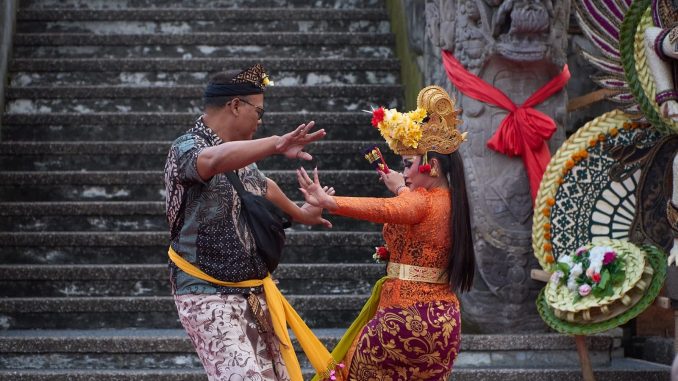 Joged Bumbung PKB 47 joged Bumbung Padma Sari dari Banjar Dinas Pucangan, Desa Kayubihi, Bangli yang mampu menjadi magnet di panggung Pesta Kesenian Bali (PKB) ke-47 tahun 2025.