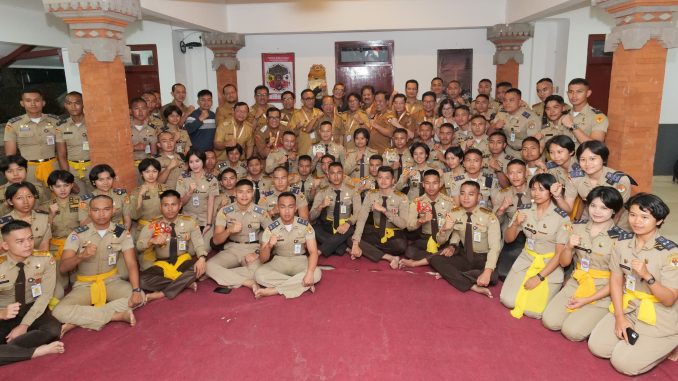 Kunjungi Praja IPDN (2) Bupati dan Wakil Bupati Badung bersama Kepala Daerah dari Bali serta para Praja IPDN dari Bali - IST