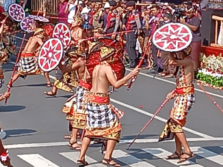 Upacara Gebug Ende dari Karangasem pada Peed Aya atau Pawai Pesta Kesenian Bali ke-47 tahun 2025, Sabtu ((21/6/2025) - kanalbali/Ayu Sulistyowati