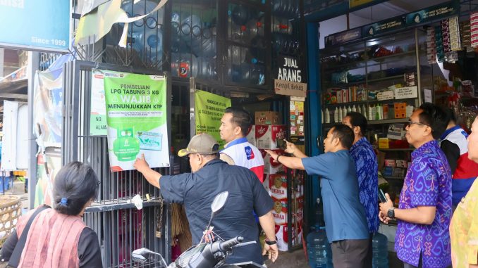 Tim Sidak LPG 3 Kg saat melakukan aktgivitas di Panjer, Denpasar - IST