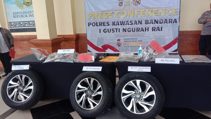 bali- ban Barang bukti ban yang dicuri di Bandara Ngurah Rai, Bali - IST