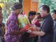 Bupati Buleleng menyerahkan bantuan bibit padi dan jagung - IST