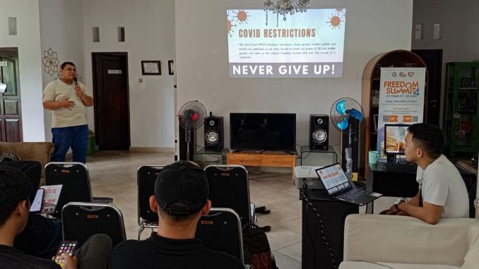 kesehatan mental Penjelasan mengenai event Freedom Summit IV digelar di Yayasan Bersama Bisa, Selasa (8/7/2025) - AGW