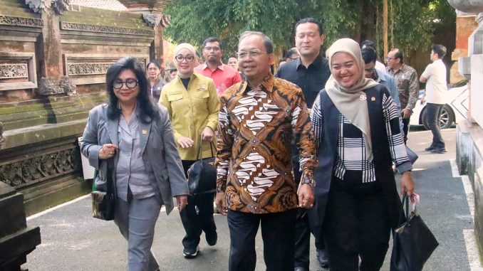 Gubernur Bali Wayan Koster bersama rombongan Komisi VII DPR RI yang mengadakan Kunker khusus terkait RUU Kepariwisataan - IST