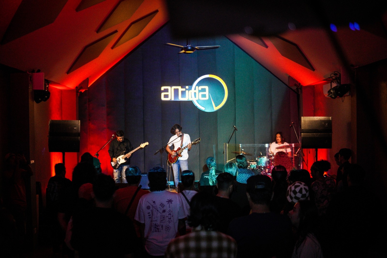 Penampilan band La Galiju - IST