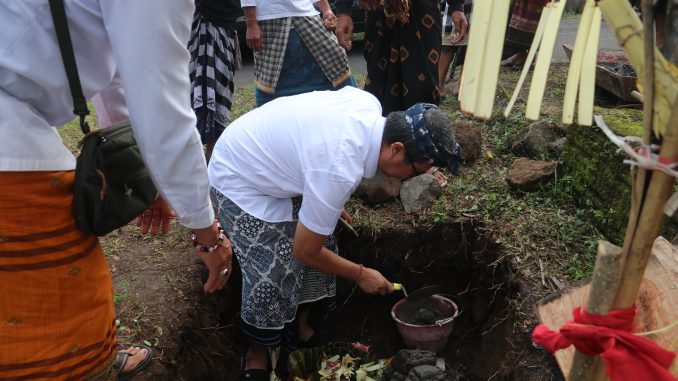 prosesi ngeruwak Proses Ngeruwak di Green Clif Jembrana - IST