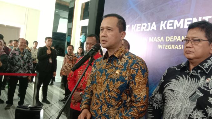 Menteri Transmigrasi M. Iftitah Sulaiman Suryanagara - IST