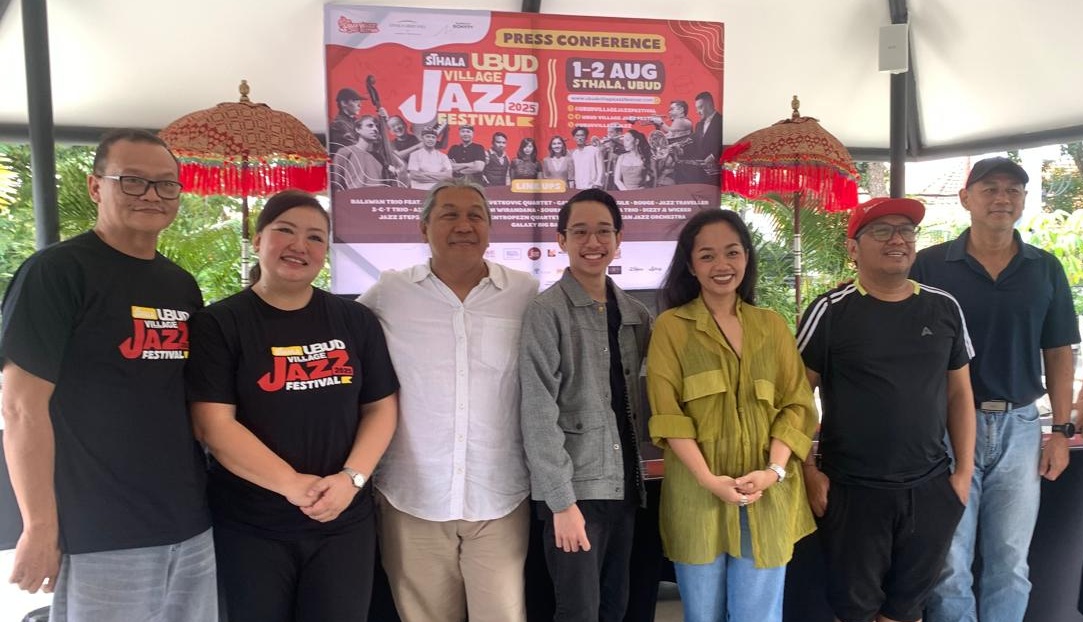 Ka-ki-.⁠ ⁠Heru Djatmiko (UVJF Head of Ticketing), ⁠ ⁠Bogie Prasetyo ( Jazz Traveller), ⁠Diah Gayatri ( Gayatri Quartet), ⁠Putu Klick Swantara ( UVJF Architect), Anom Darsana (co-founder UVJF) , ⁠Yuri Mahatma (co-founder UVJF) - RLS