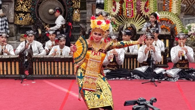wayan lotring Pentas karta maestro Wayan Lotring - IST