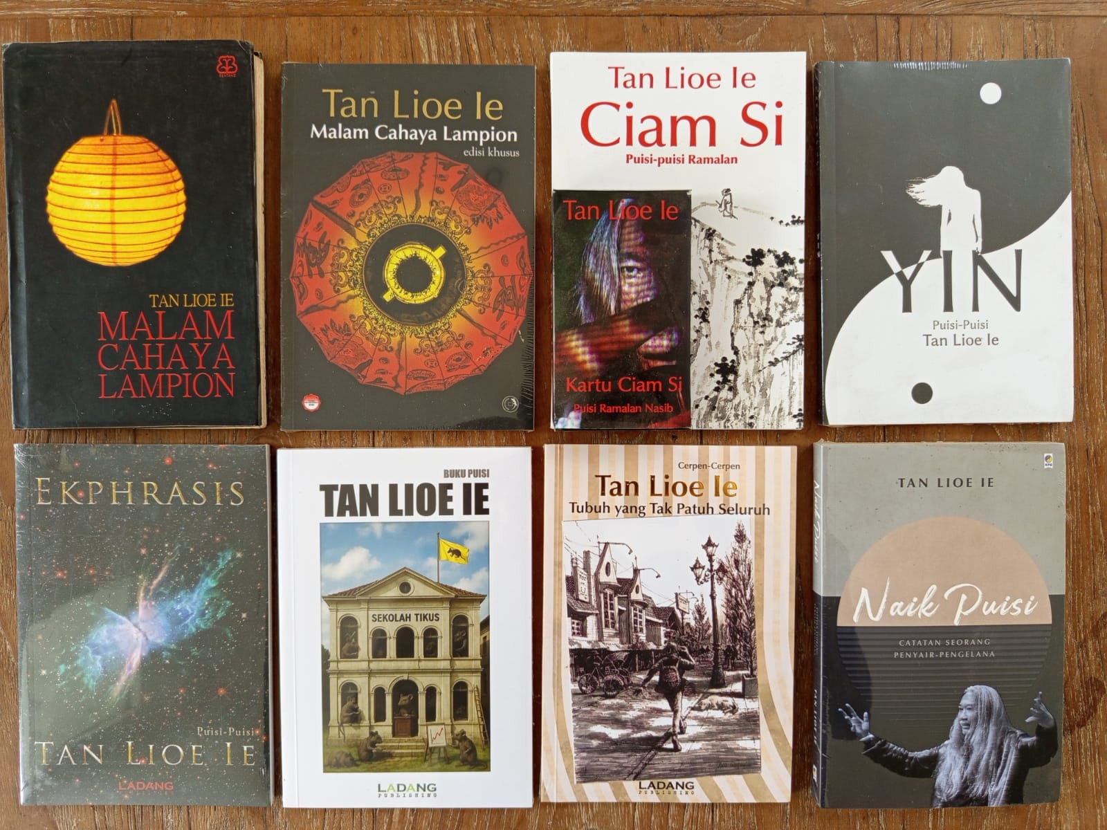 Buku-buku karya Tan Lioe Le - Foto: Angga WIjaya
