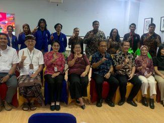 Foto bersama rombongan dari Guimaras State University Phillipines dengan pejabat ITB STIKOM Bali - RFH