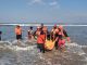 Evakuasi pria yang tewas tenggelam di Pantai Seminyak - IST