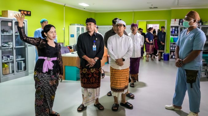 RS Unud Bupati Wayan Adi Arnawa, melaksanakan kunjungan kerja sekaligus melaksanakan Rakor di Rumah Sakit Universitas Udayana (RS Unud) Jimbaran, Kuta Selatan, Kamis (21/8).- IST