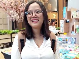 Guru bahasa Inggris yang borong buku pada pameran di Kuta - IST