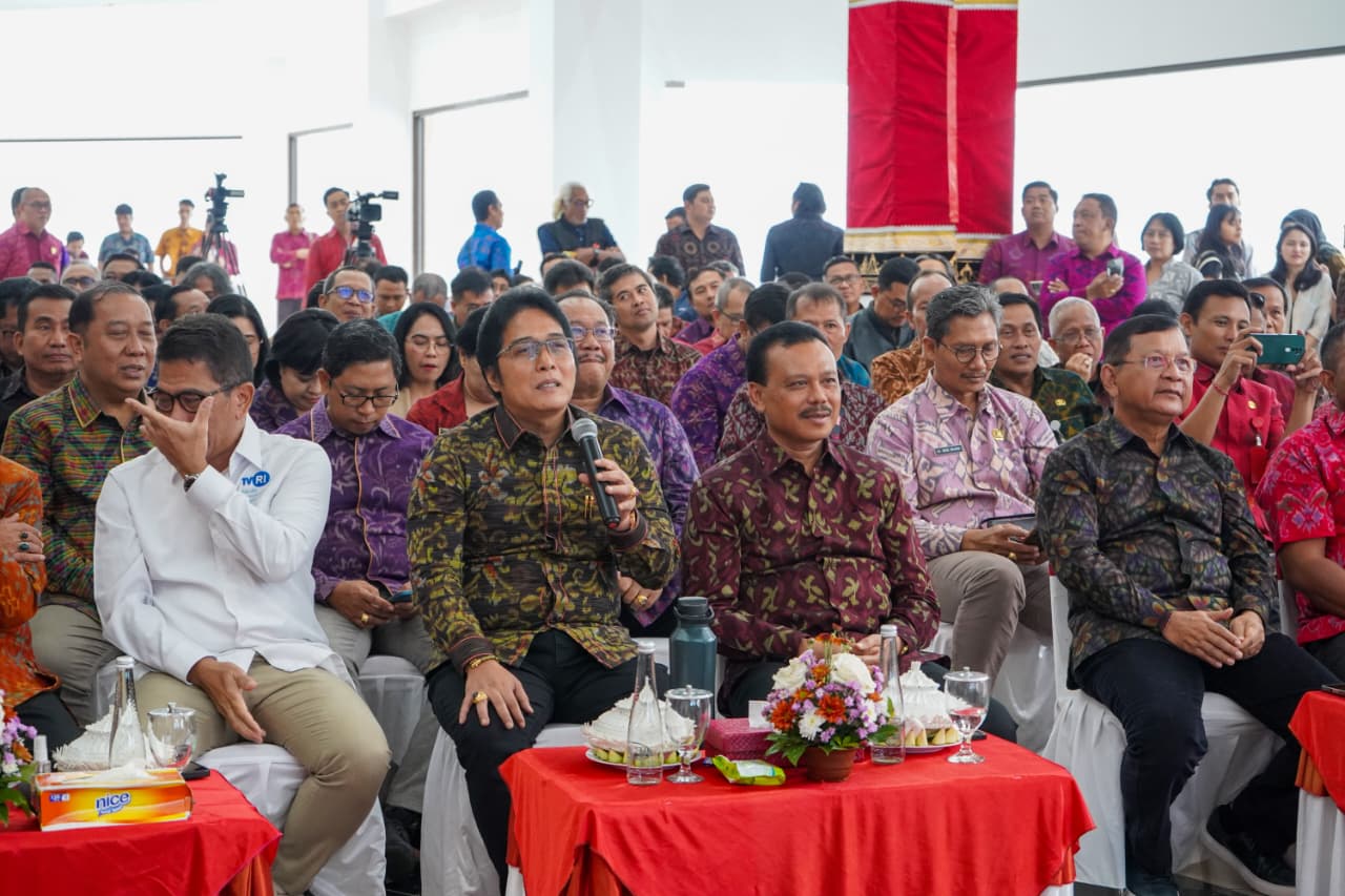 Peluncuran Tahap kedua siaran televisi digital di Turyapada Tower KBS 6.0 Kerthi Bali yang berlokasi di Desa Adat Amertasari, Kecamatan Sukasada, Kabupaten Buleleng, diluncurkan Senin (18/8). - ISt