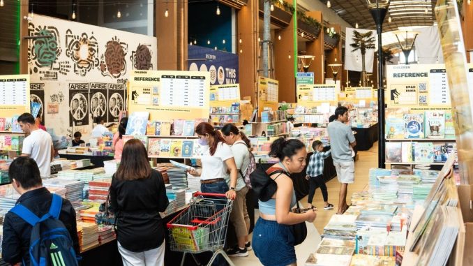 Suasana di Big Bad Wolf (BBW) Books Bali 2025 di South Beach Corridor, Discovery Mall Bali dan akan terus berlangsung hingga 10 Agustus 2025 - IST