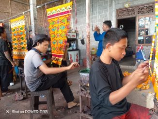 Pembuatan kain endek di Klungkung, Bali - IST