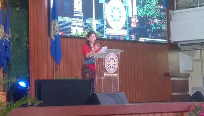 Menteri Komunikasi dan Digital Meutya Hafid saat menjadi pembicara kuliah umum di Kampus Universitas Udayana, di Jimbaran, Kabupaten Badung, Bali, Kamis (28/8) - IST
