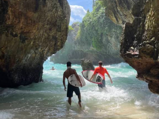 pantai suluban pecatu badung