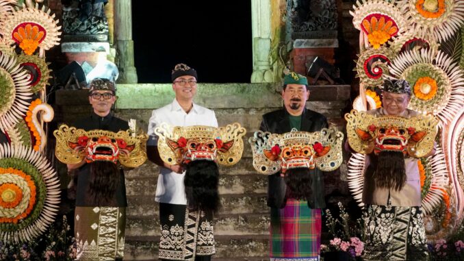 Acara ditandai dengan ‘Menyuarakan Punggalan Barong Ket’ di Madya Mandala Pura Taman Ayun, Mengwi, Badung, Sabtu (27/9) _ IST
