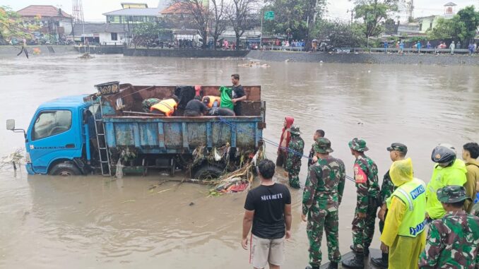 Penanganan banjir di Denpasar - IST