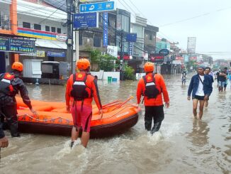 Tim SAR Bali saat lakukan evakuasi - IST