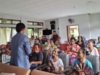 Terapi kenangan oleh Mahasiswa Undhiksa Buleleng - IST