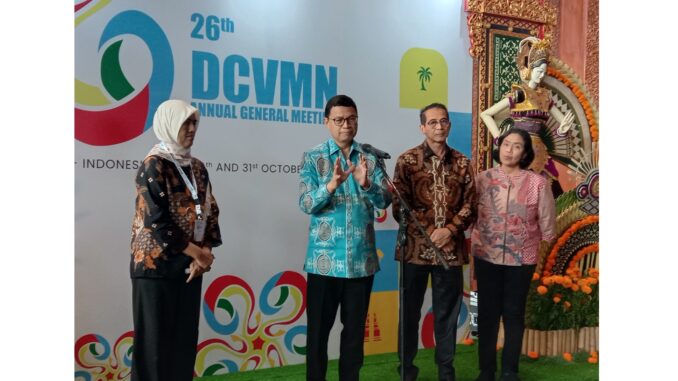 BPOM Kepala Badan Pengawas Obat dan Makanan (BPOM) Taruna Ikrar, saat konferensi pers dalam acara Developing Countries Vaccine Manufacture Network (DCVMN), yang digelar di Sanur, Kota Denpasar, Bali, pada Kamis (30/10)- KAD