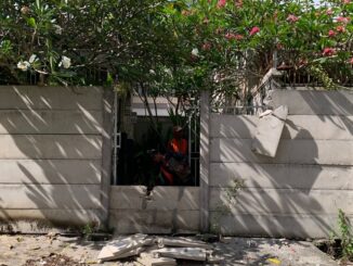 Pembongkaran tembok pembatas kawasan GWK - IST