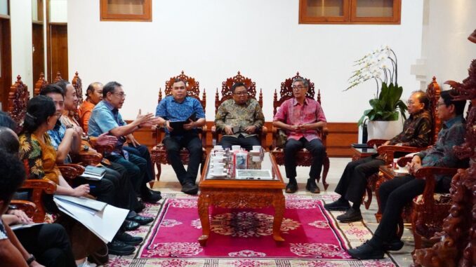 Pertemuan manajemen GWk dengan Gubernur Bali Wayan Koster - IST