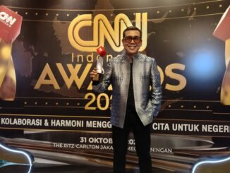 Ahmad Mahendra selaku Direktur Jenderal Pengembangan dan Pemanfaatan Kebudayaan, saat menerima CNN Award 2025 - IST