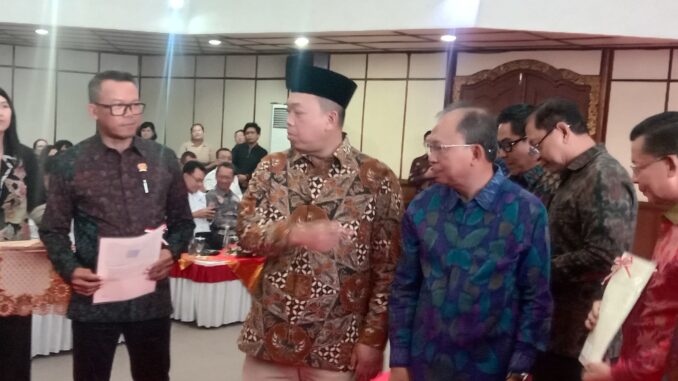 Menteri Nusron saat bertemu Gubernur Koster - IST