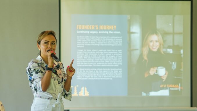 Ayu Sudana dalam suatu kesempatan mempresentasikan Bali Beans & Coffee - IST