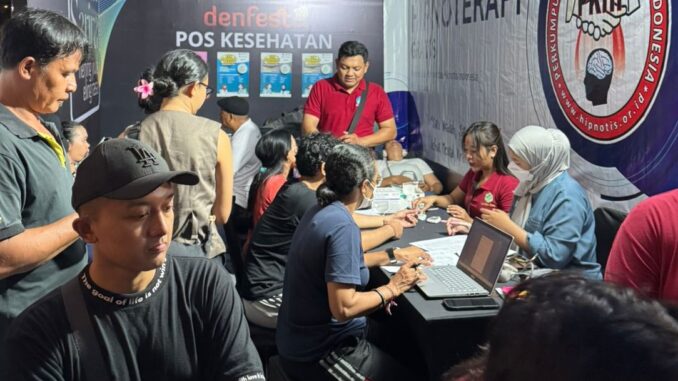 Suasana stand PKHI Bali pada Denfest ke-18 2025 - IST