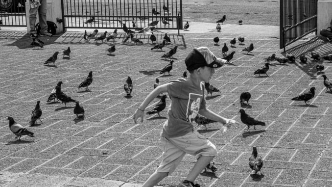 Ilustrasi childfree. Foto: Luis Desiro/Unsplash