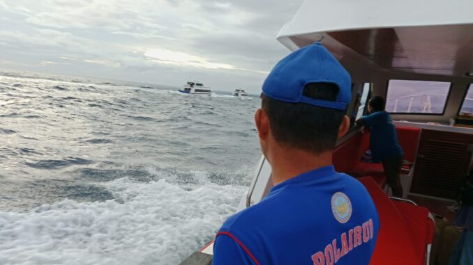 Kebakaran mesin boat The Angkal 6 terjadi di perairan laut di Klungkung, Bali - IST