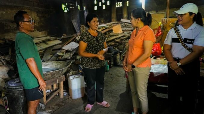 Nyonya Rasniathi Adi Arnawa, menggelar acara Safari Badung Peduli dan Temu Wirasa bersama pengurus, anggota PKK, serta kader Posyandu se-Desa Penarungan, Minggu (15/2).