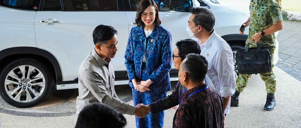 Bupati Wayan Adi Arnawa saat menyambut kunjungan kerja Wakil Presiden RI, Gibran Rakabuming Raka, ke Provinsi Bali di Gedung Widyatula, Politeknik Pariwisata Bali, Kampial, Nusa Dua, Jumat (13/2).- IST