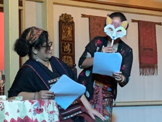 Penampilan Nelden Djakababa Gericke (kiri) bersama Putri Minangsari pada Sabtu (24/1/2026) di Masa-masa Gallery, Gianyar, serangkaian Festival  Dealing in Distance di Bali- RFH