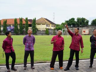 Wabup Supriatna saat meninjau kondisi venue-venue olahraga di Kawasan GOR Bhuana Patra, GOR Mayor Metra, dan Kolam Renang Nirmala Asri, Selasa (24/2).